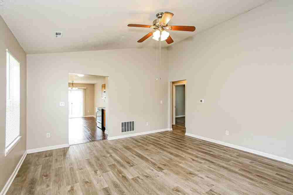 9723 Centennial Ct - Photo 4 of 16