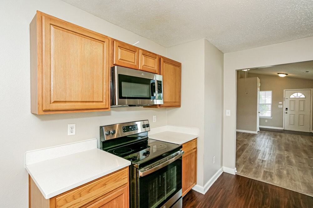 9723 Centennial Ct - Photo 7 of 16