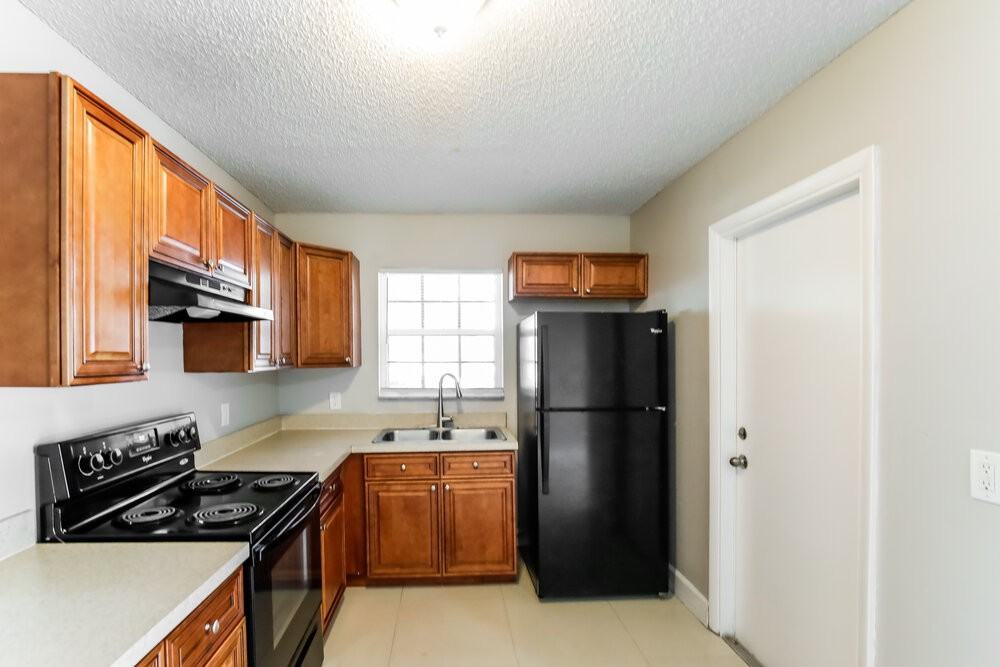 1558 Nw 7th Ln - Photo 5 of 16