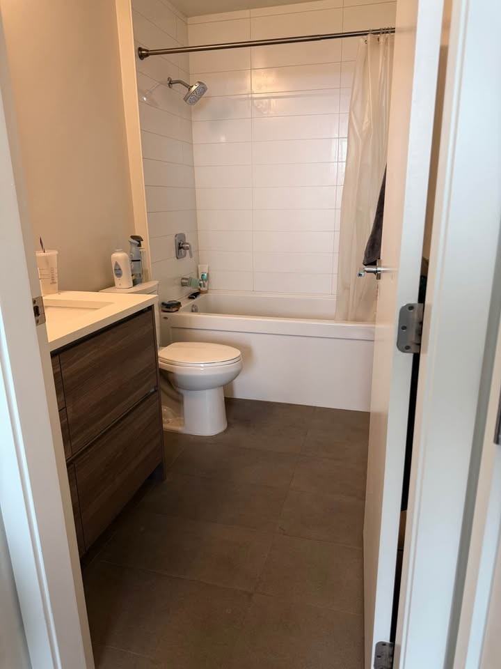 8850 University Crescent #608 - Photo 4 of 21