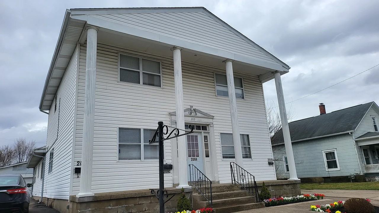 209 E Main St #C - Photo 4 of 12