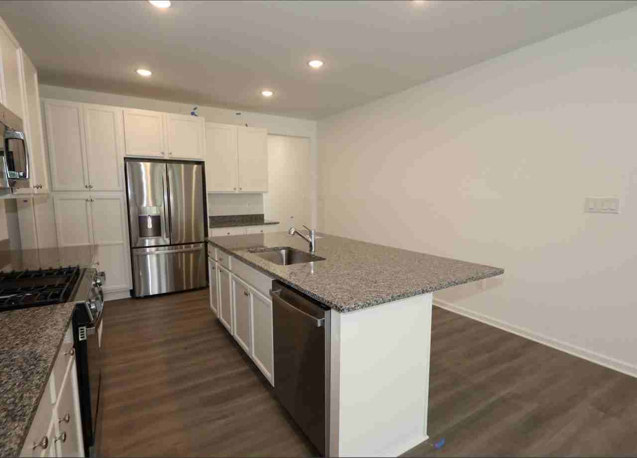 20415 Spyglass Cir #20415 - Photo 3 of 7