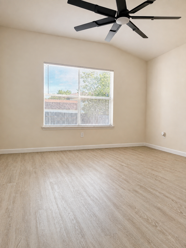 1017 Reynaldo St #NA - Photo 3 of 13