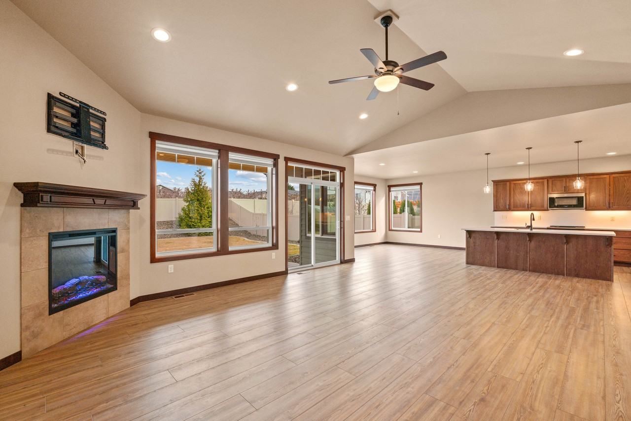 755 S Perry Ave #NA - Photo 5 of 21