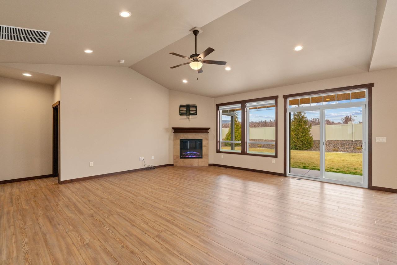755 S Perry Ave #NA - Photo 6 of 21