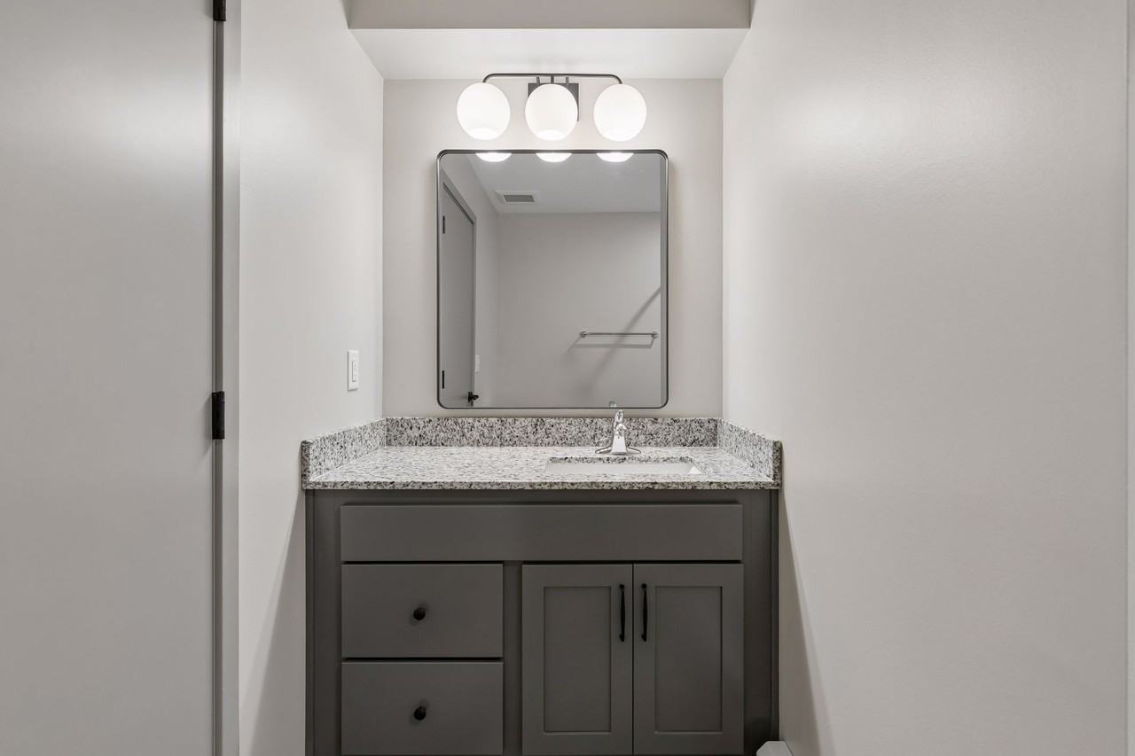 321 6th St E #9 - Photo 3 of 10