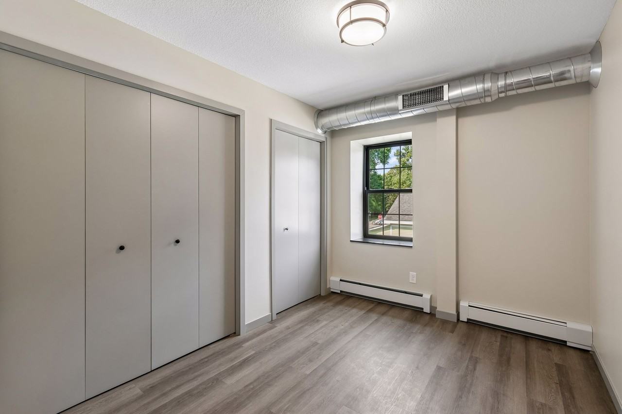 321 6th St E #9 - Photo 4 of 10