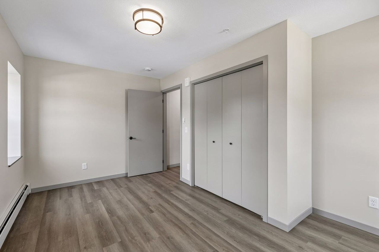 321 6th St E #9 - Photo 5 of 10