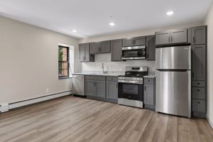 featured image of 321 6th St E #7