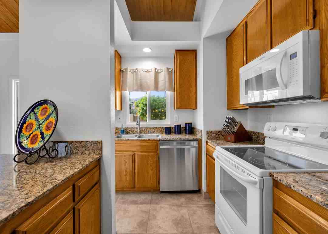 70100 Mirage Cove Dr #2 - Photo 6 of 24