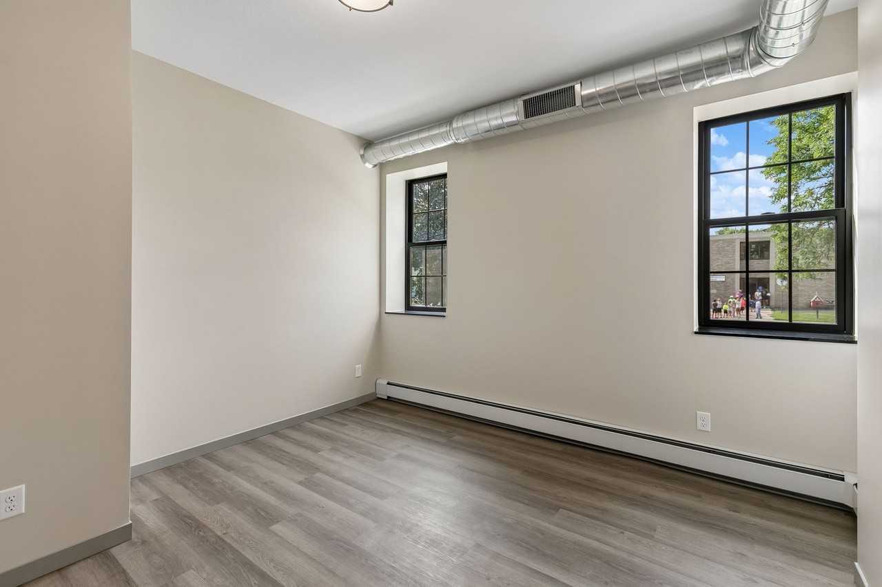 321 6th St E #3 - Photo 4 of 12