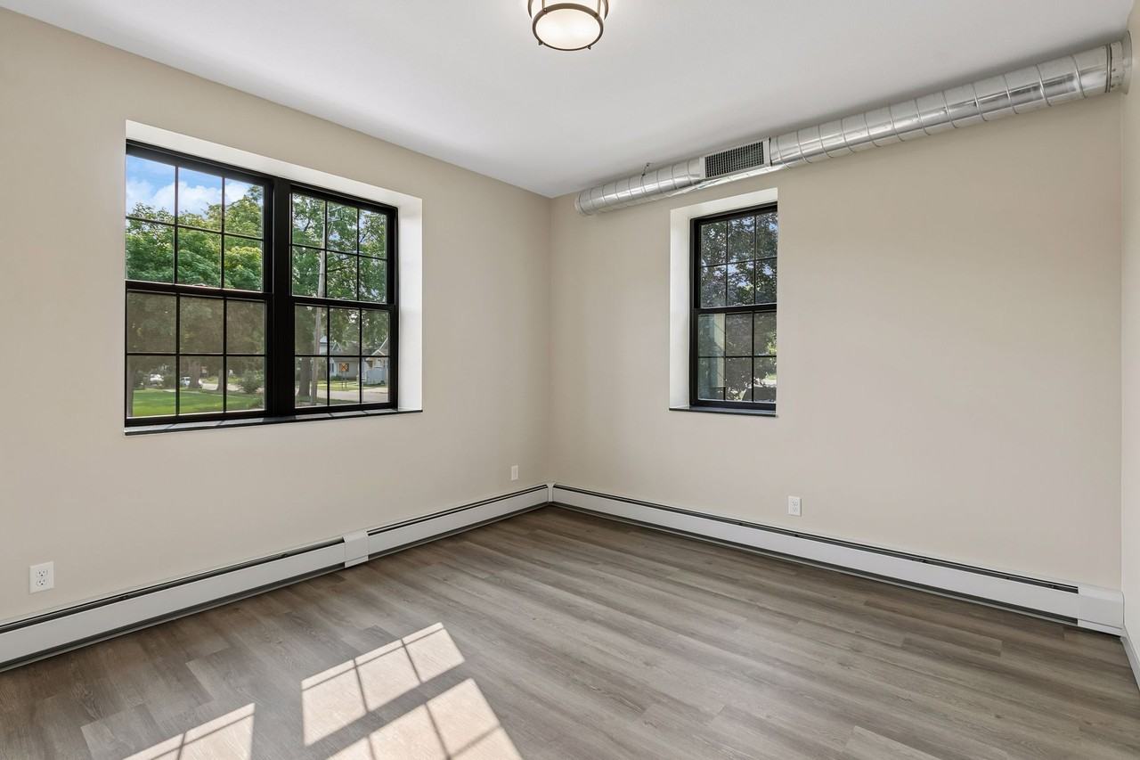 321 6th St E #3 - Photo 5 of 12