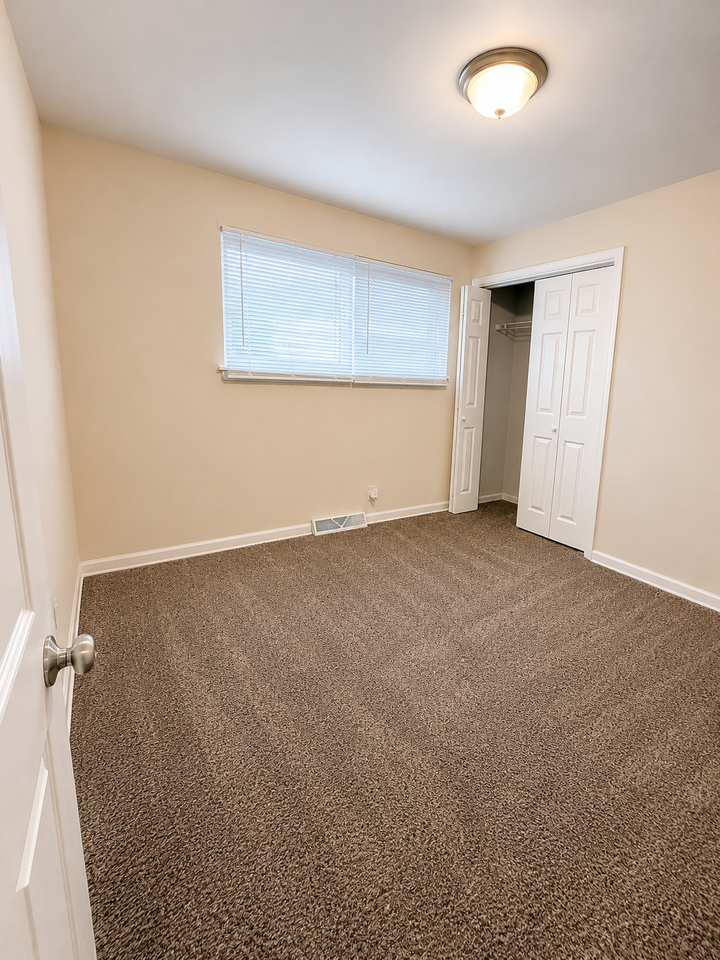 3034 Houston St #2B - Photo 3 of 7
