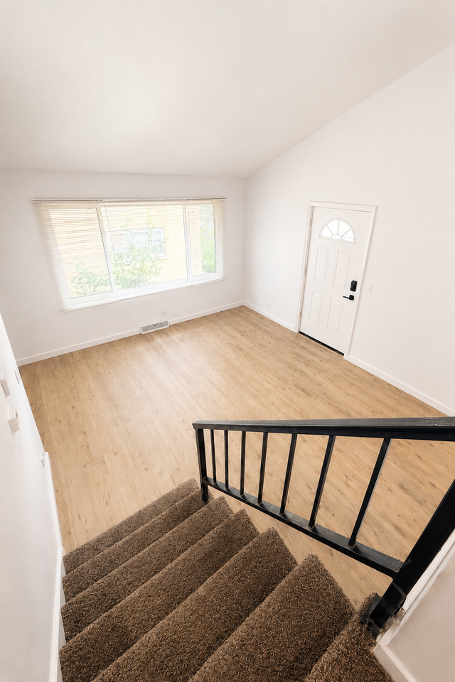 3034 Houston St #2B - Photo 4 of 7
