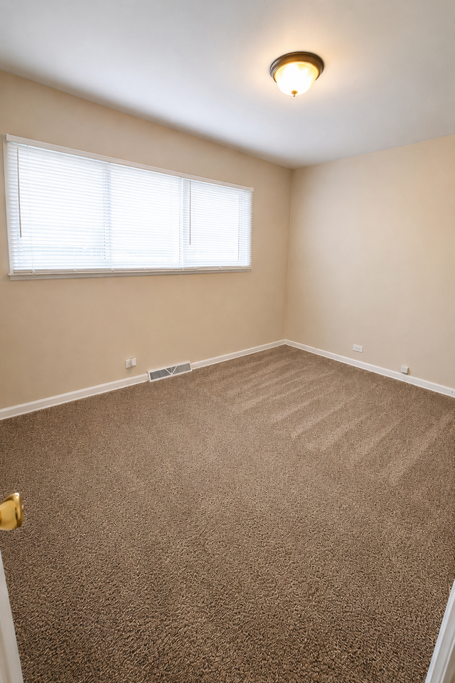 3034 Houston St #2B - Photo 5 of 7
