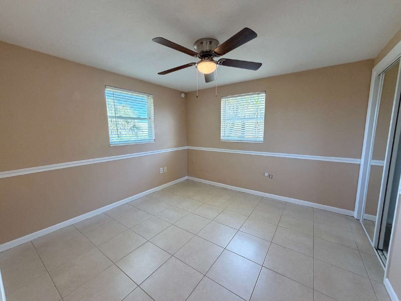 1115 Powersong St - Photo 7 of 11