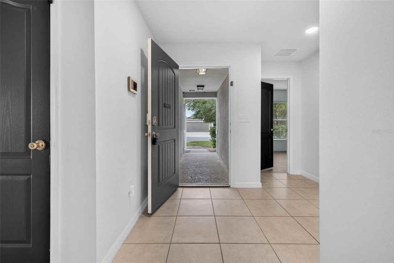 1097 Augustus Dr - Photo 2 of 33