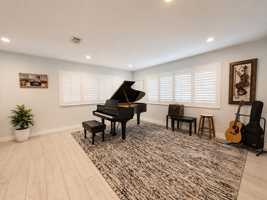 featured image of 4370 Arbor Way