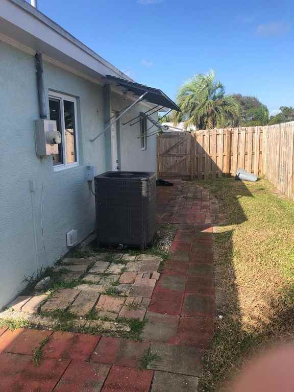 1 48 Longwood Drive - Photo 4 of 11