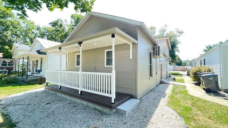 415 Perry St #A - Photo 2 of 7