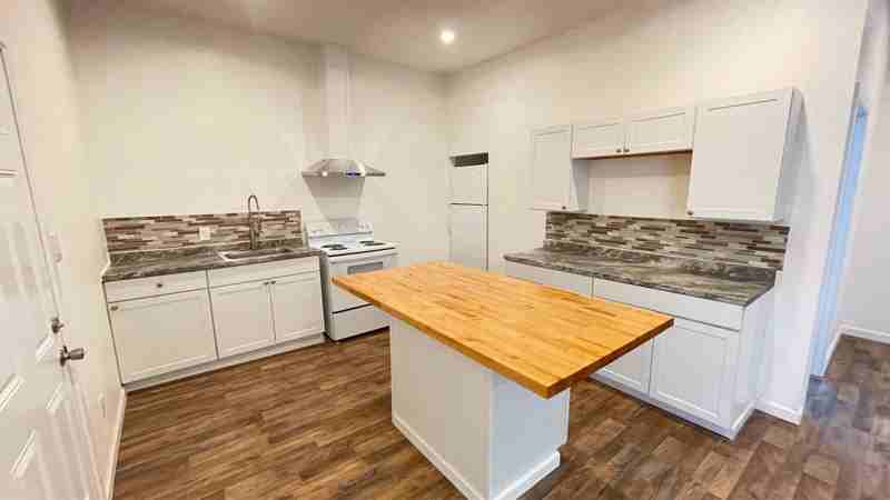 415 Perry St #A - Photo 6 of 7