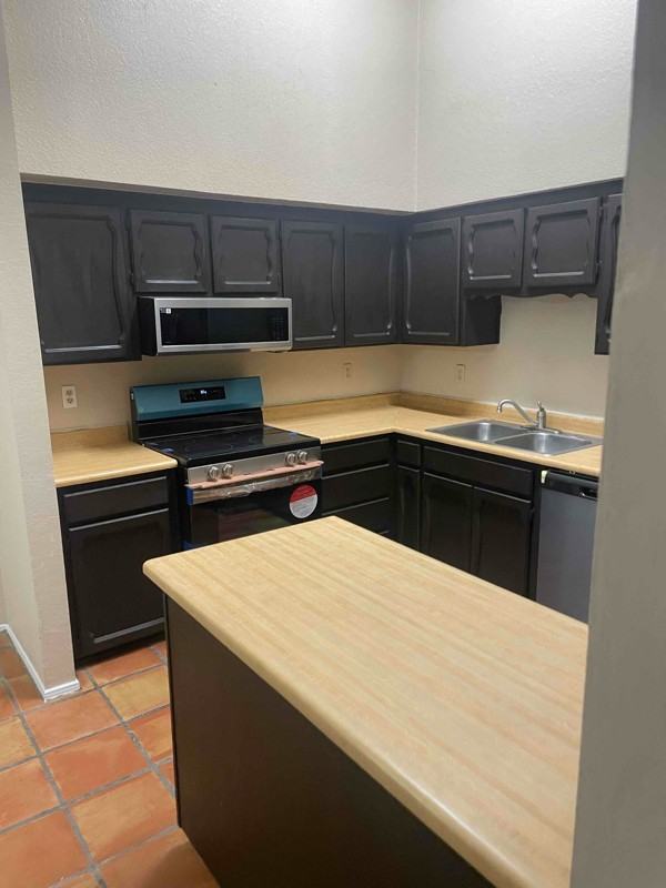 5757 Lawndale Dr #B - Photo 6 of 15