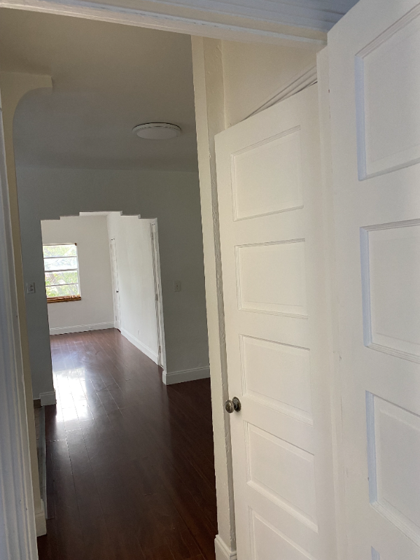 Sw 21st Ave #709 - Photo 2 of 8