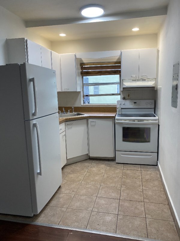 Sw 21st Ave #709 - Photo 4 of 8