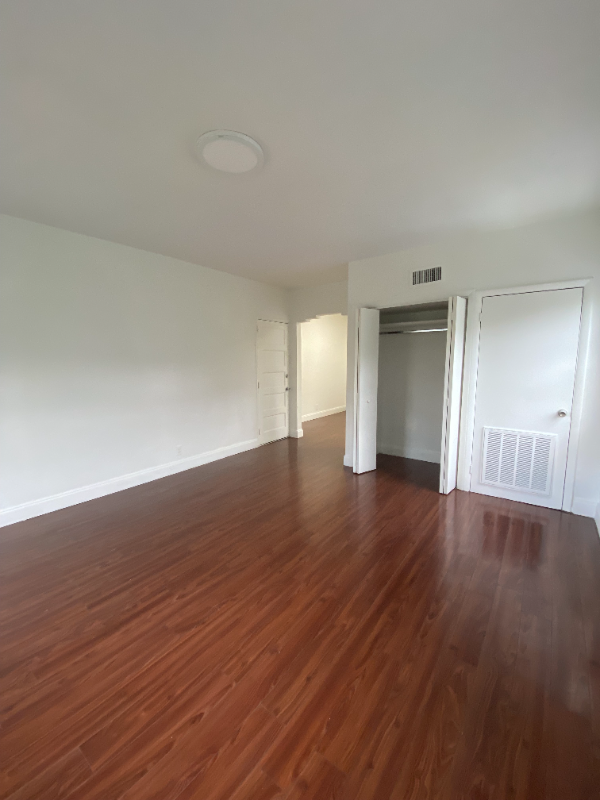 Sw 21st Ave #709 - Photo 6 of 8