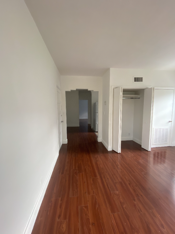 Sw 21st Ave #709 - Photo 7 of 8
