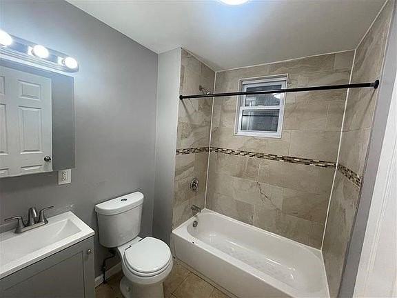 104 S 12th St #2 - Photo 7 of 11