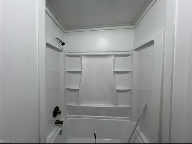 1529 Vine St - Photo 2 of 21