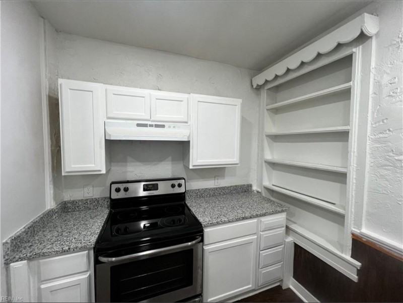 1529 Vine St - Photo 4 of 21