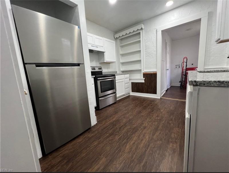 1529 Vine St - Photo 7 of 21