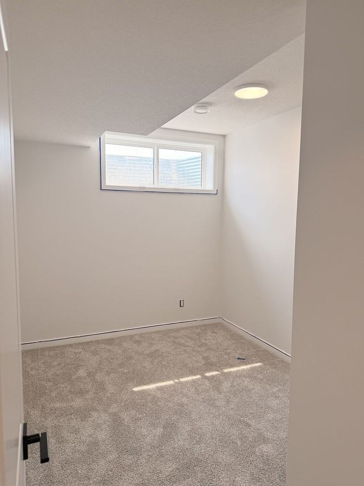261 Livingston Blvd Nw - Photo 2 of 22