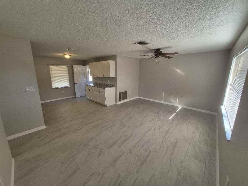 13095 Linden Dr - Photo 2 of 33