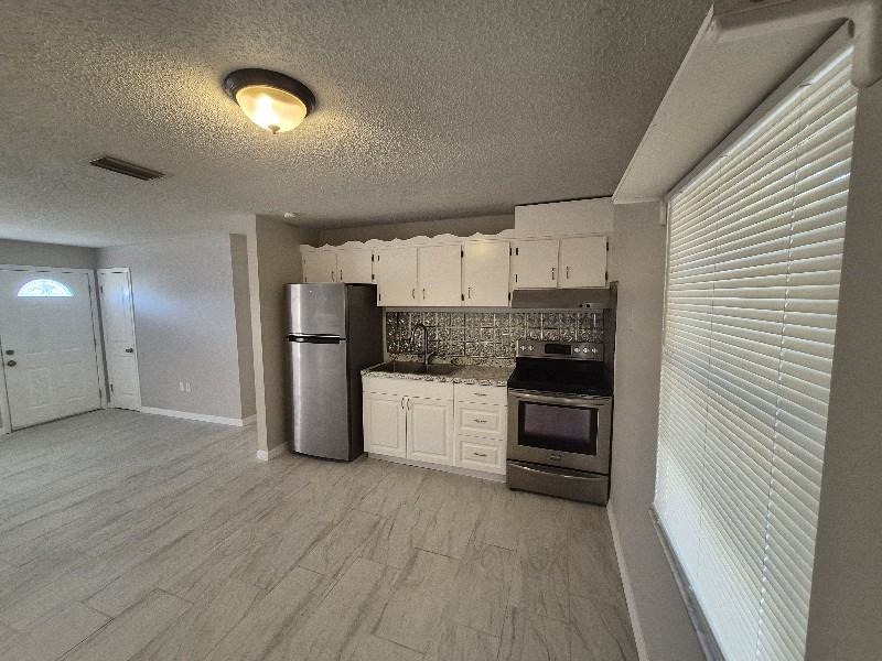 13095 Linden Dr - Photo 7 of 33