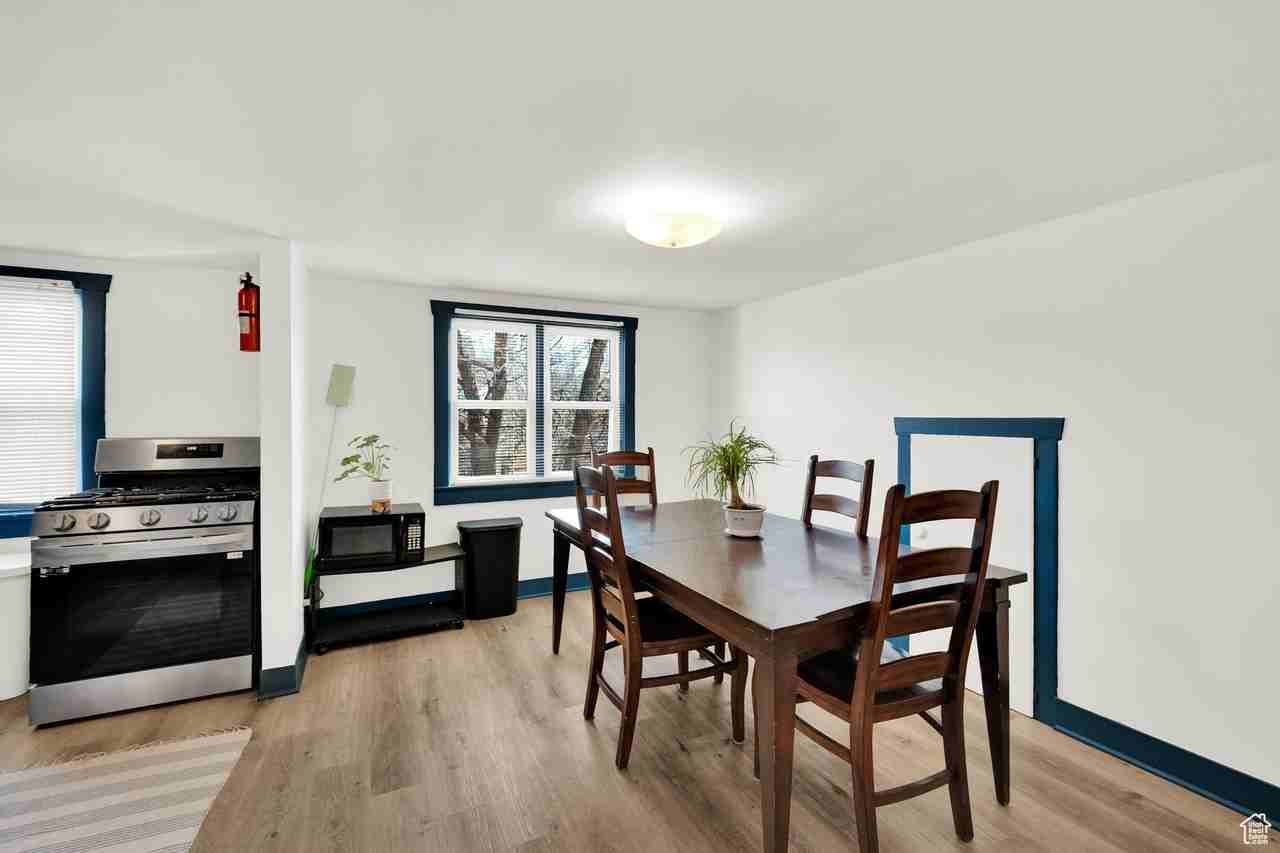 1027 E Emerson Ave #B - Photo 2 of 14
