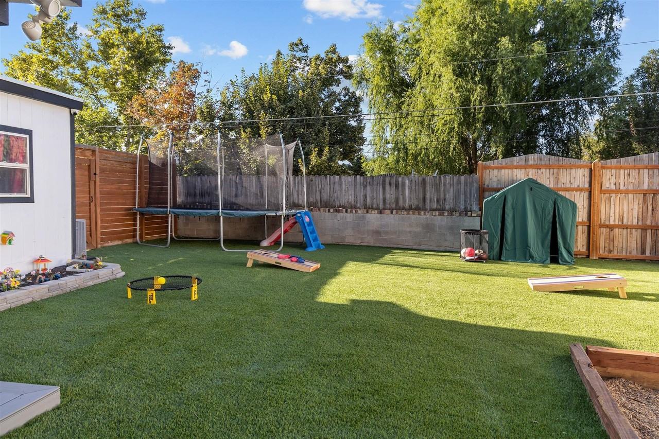 12738 Se - Photo 2 of 19