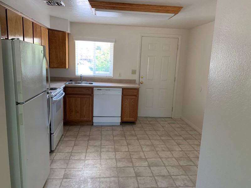 1533 Se #1 - Photo 3 of 7