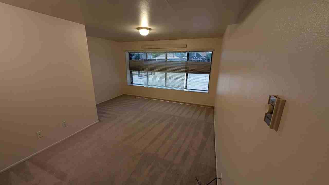 429 S St #1 - Photo 5 of 6