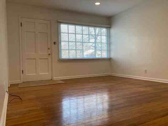 1394 S Green St - Photo 2 of 16