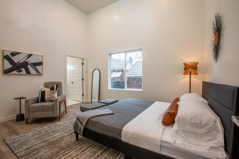 302 40th St #3 - Photo 5 of 14