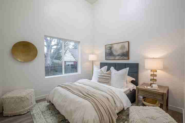302 40th St #3 - Photo 7 of 14