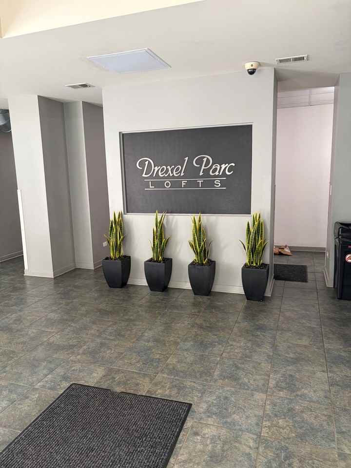 4537 S Drexel Blvd #601 - Photo 2 of 19