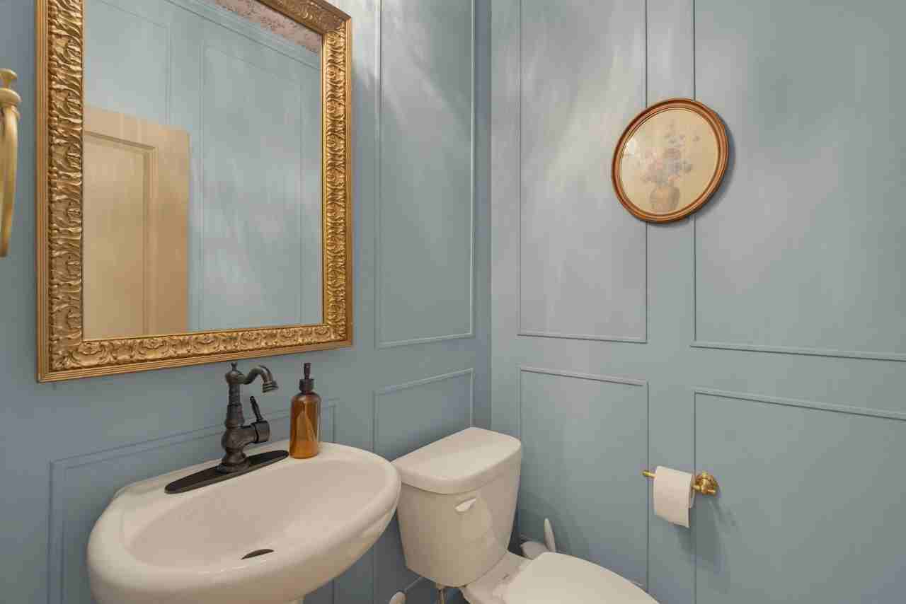 1517 Irving Hill Dr - Photo 7 of 17