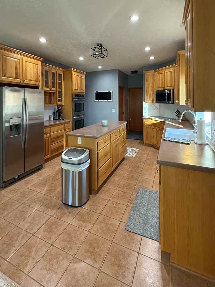 3852 N 209th St - Photo 7 of 30