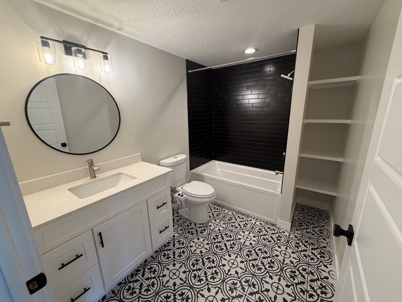 4384 W Lower Meadow Dr #B - Photo 2 of 8