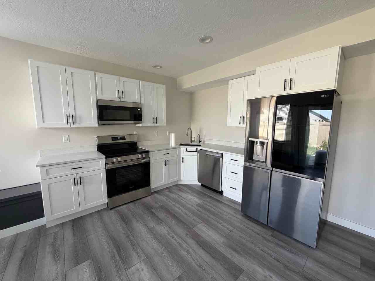 4384 W Lower Meadow Dr #B - Photo 5 of 8