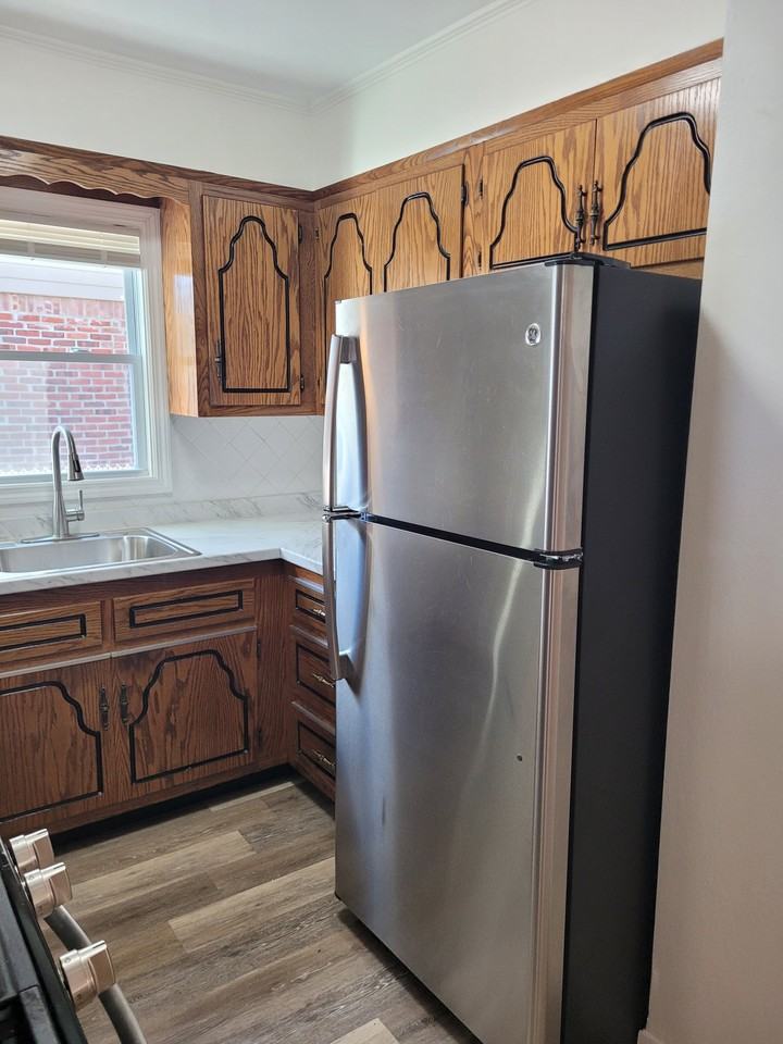 411 Saint John Pl - Photo 4 of 12
